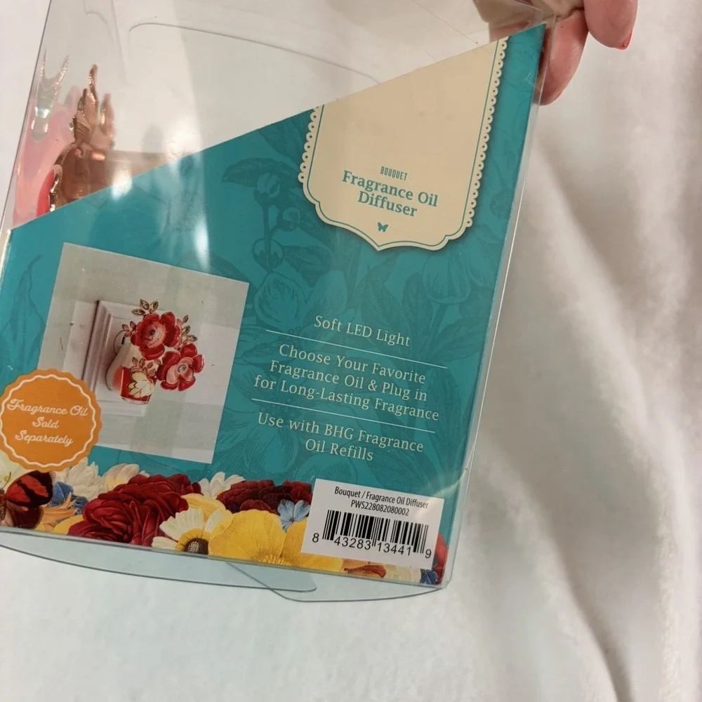 Pioneer Woman fragrance oil Diffuser Only Red rose floral bouquet Soft Glow LED